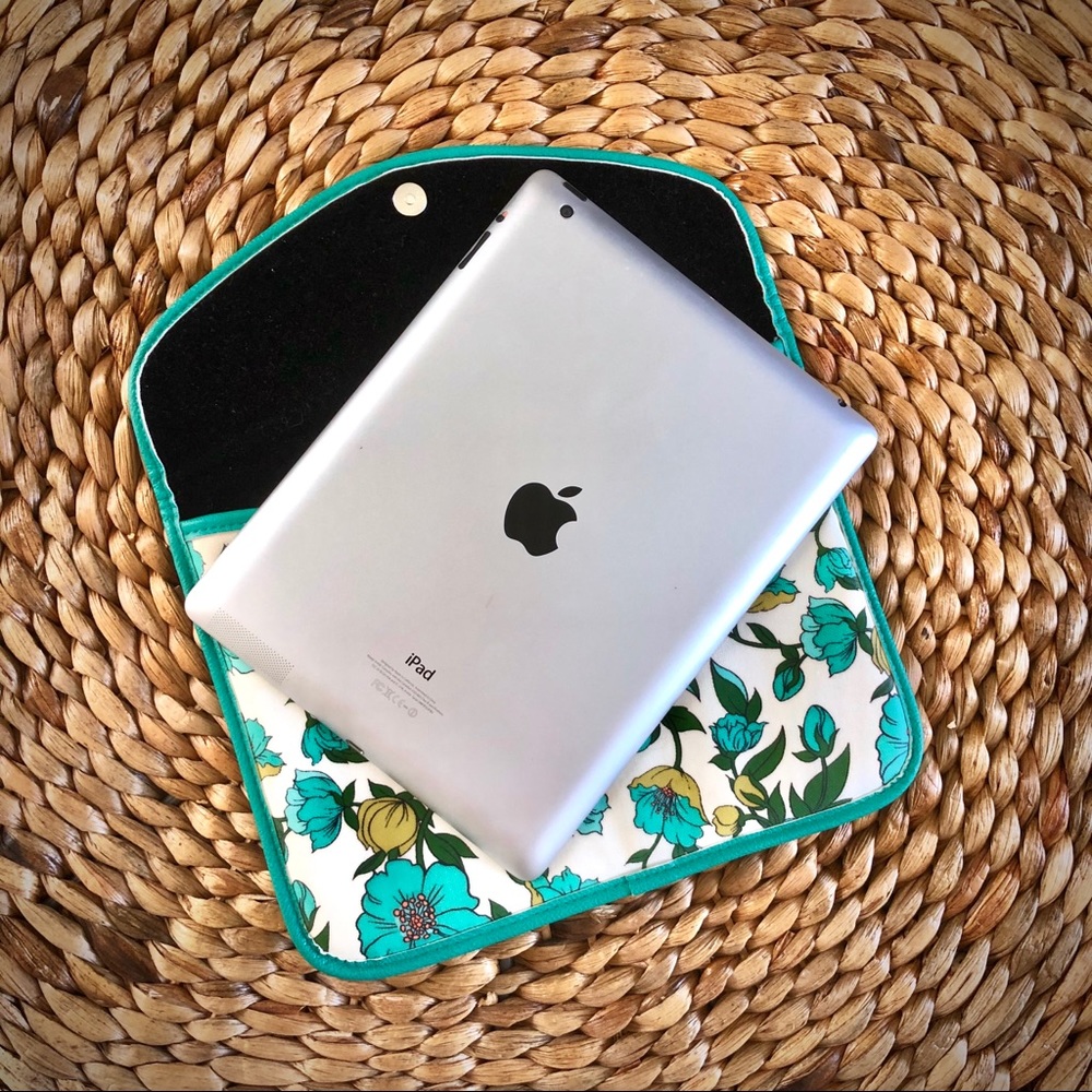 *SOLD* Envelope Style iPad Case